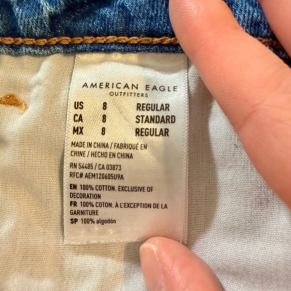 American Eagle Tomgirl Distressed Jeans Size 8 - Picture 7 of 8